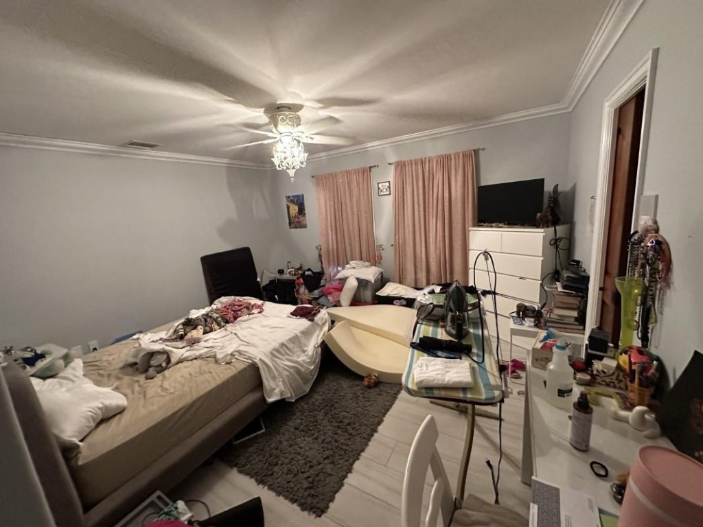 418 Alamanda Dr Hallandale Beach, FL 33009