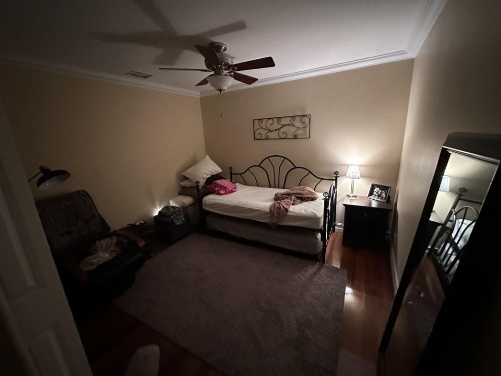 418 Alamanda Dr Hallandale Beach, FL 33009