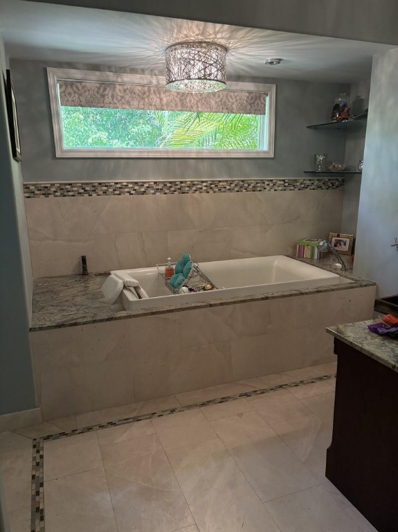 418 Alamanda Dr Hallandale Beach, FL 33009