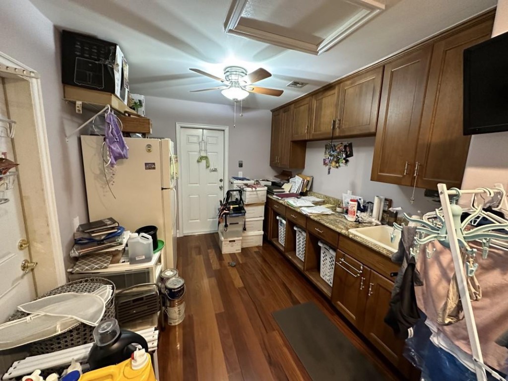 418 Alamanda Dr Hallandale Beach, FL 33009