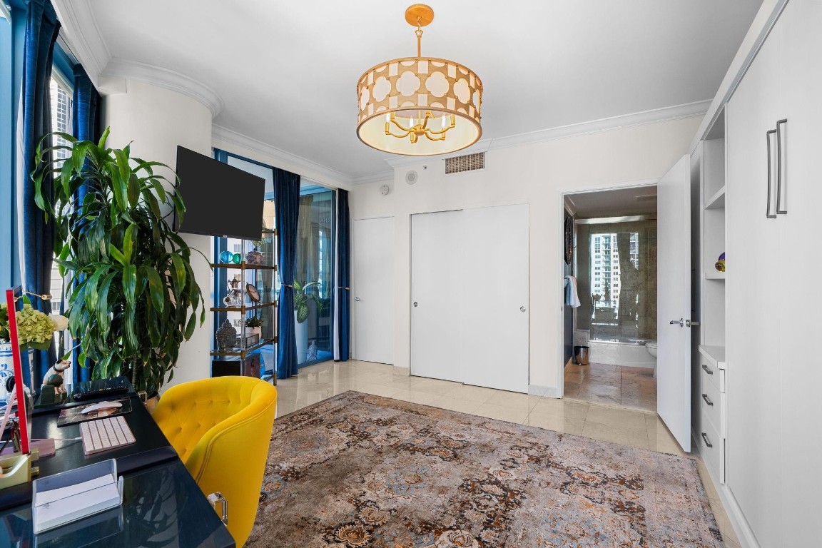 333 Las Olas #2308 Fort Lauderdale, FL 33301