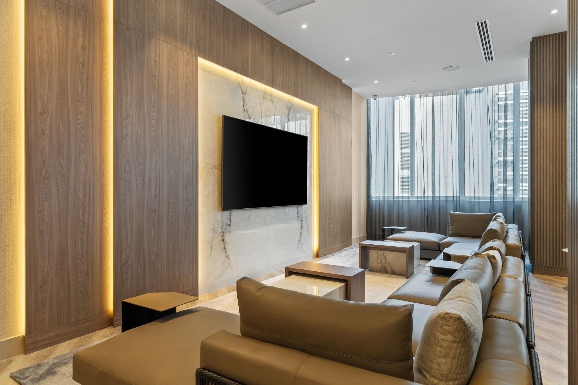 333 Las Olas #2308 Fort Lauderdale, FL 33301