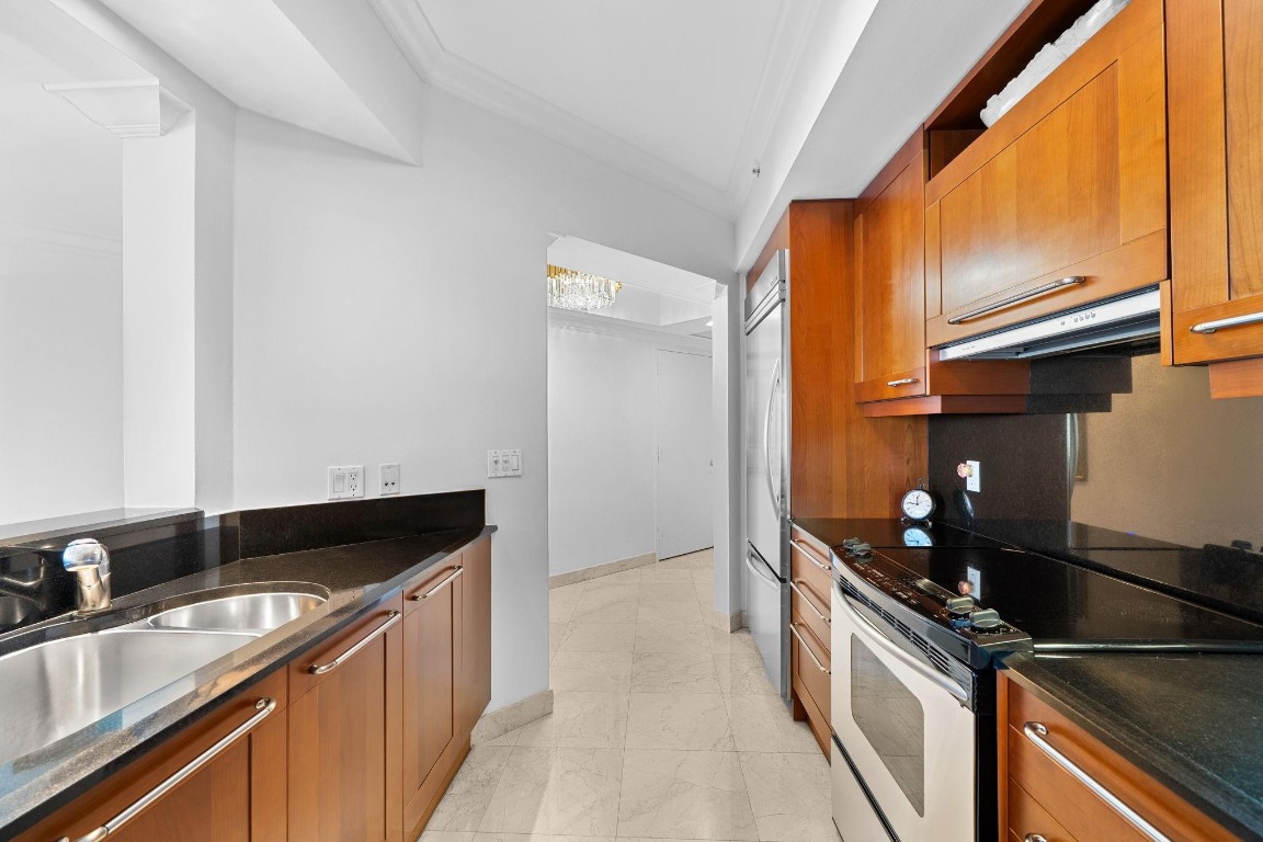 333 Las Olas #2308 Fort Lauderdale, FL 33301