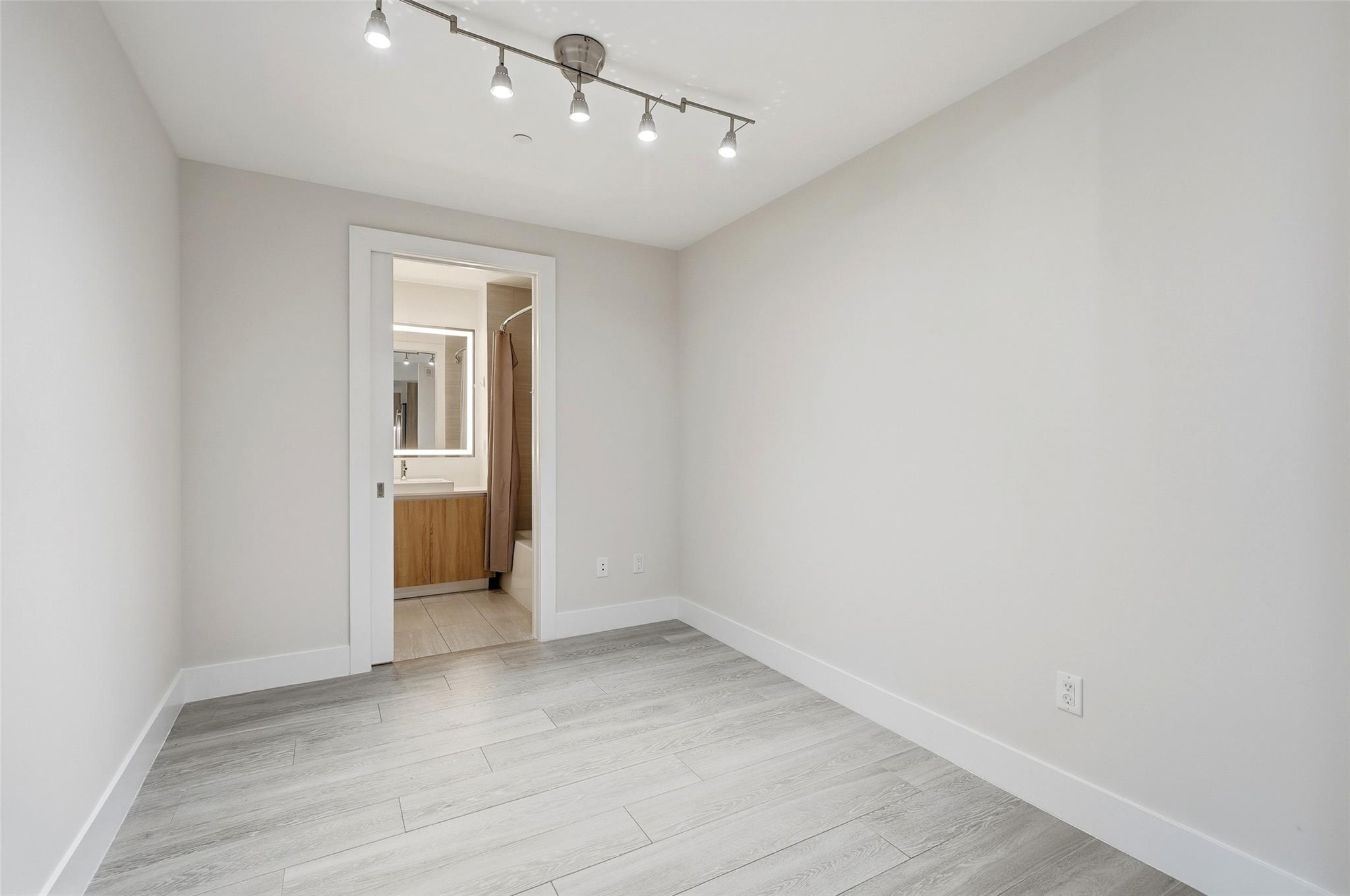 2960 NE 207th St #1108 Miami, FL 33180