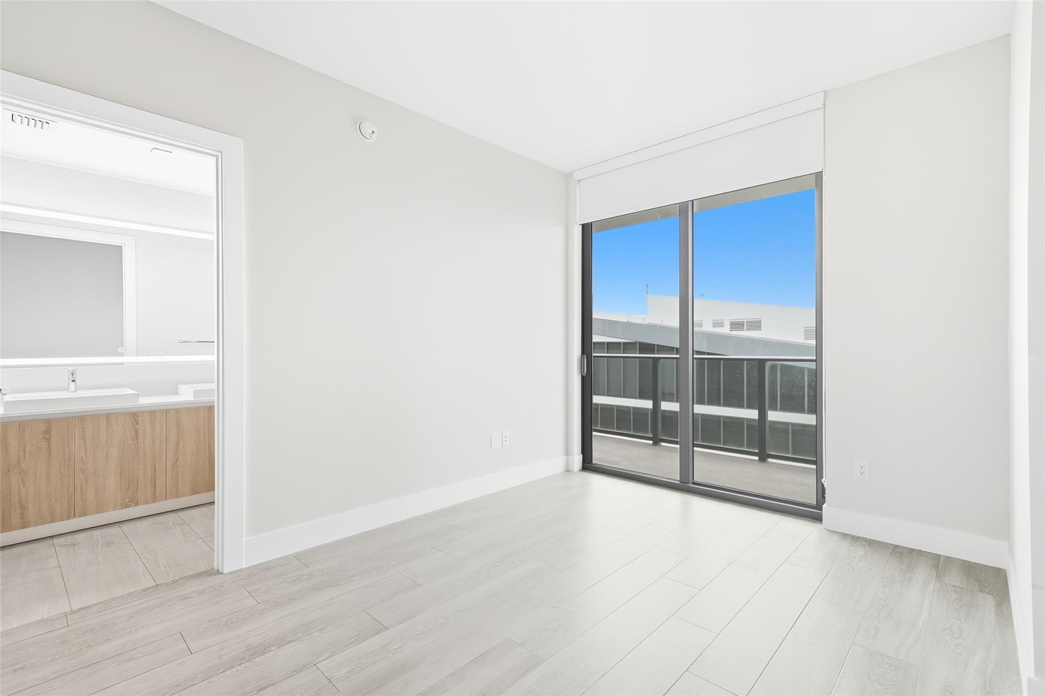 2960 NE 207th St #1108 Miami, FL 33180