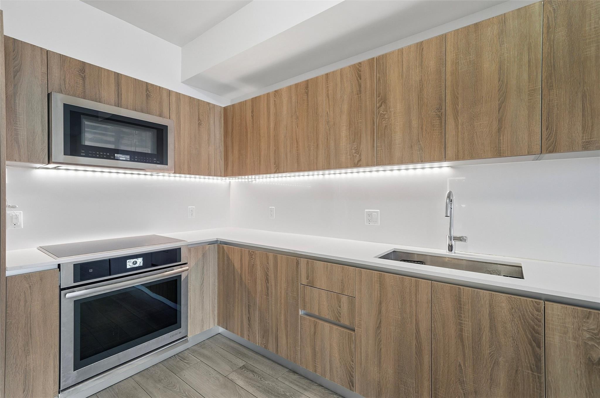 2960 NE 207th St #1108 Miami, FL 33180