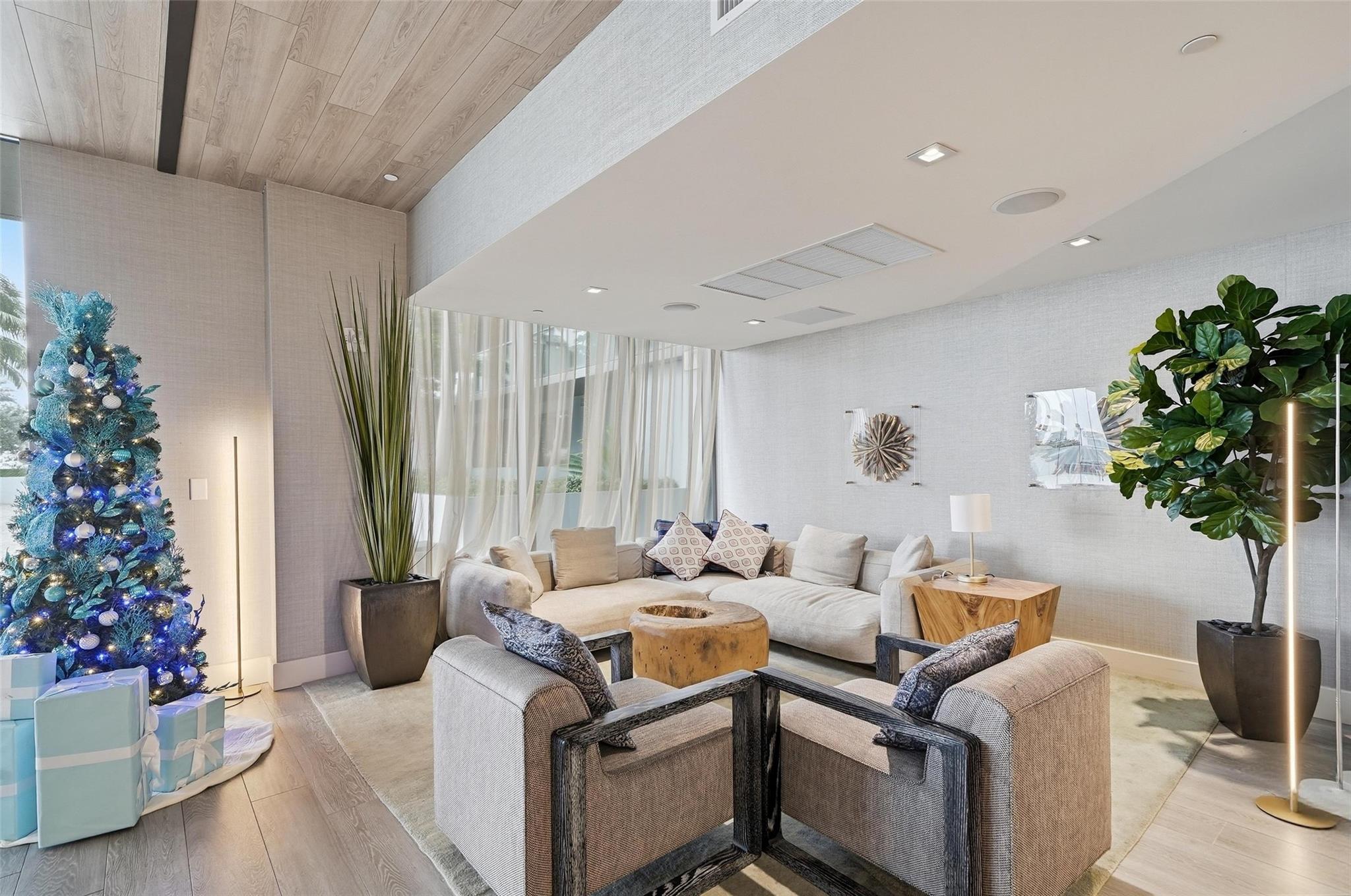 2960 NE 207th St #1108 Miami, FL 33180