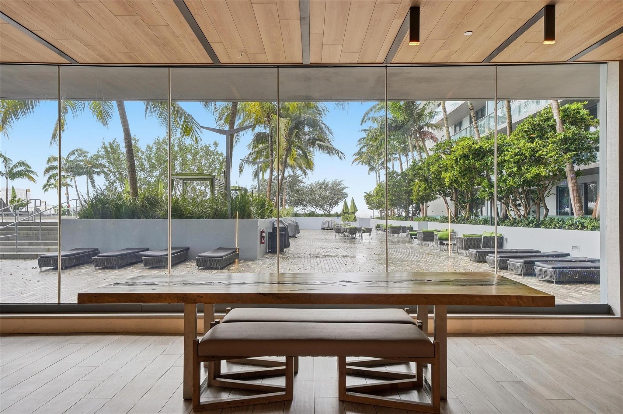 2960 NE 207th St #1108 Miami, FL 33180