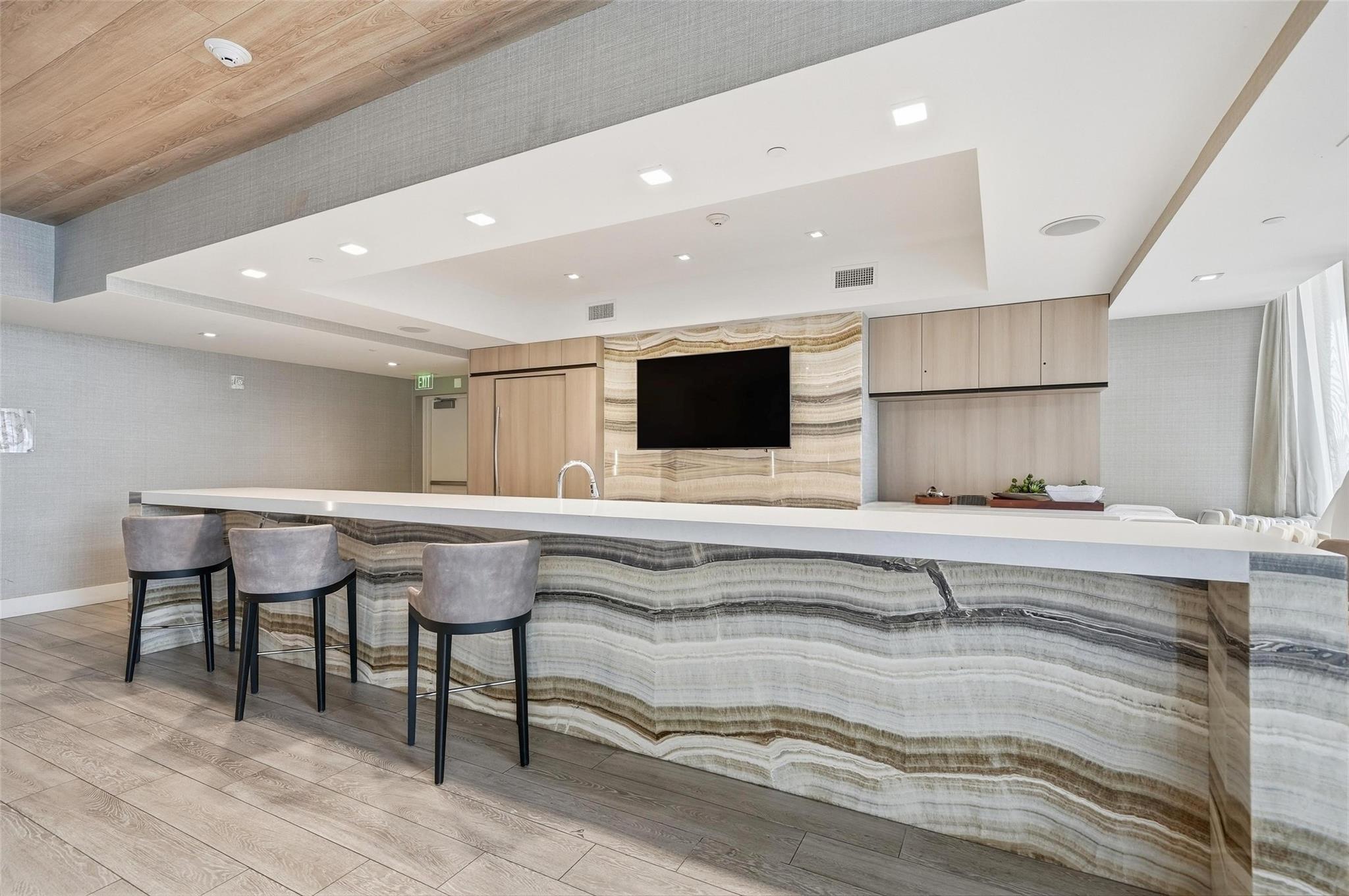 2960 NE 207th St #1108 Miami, FL 33180