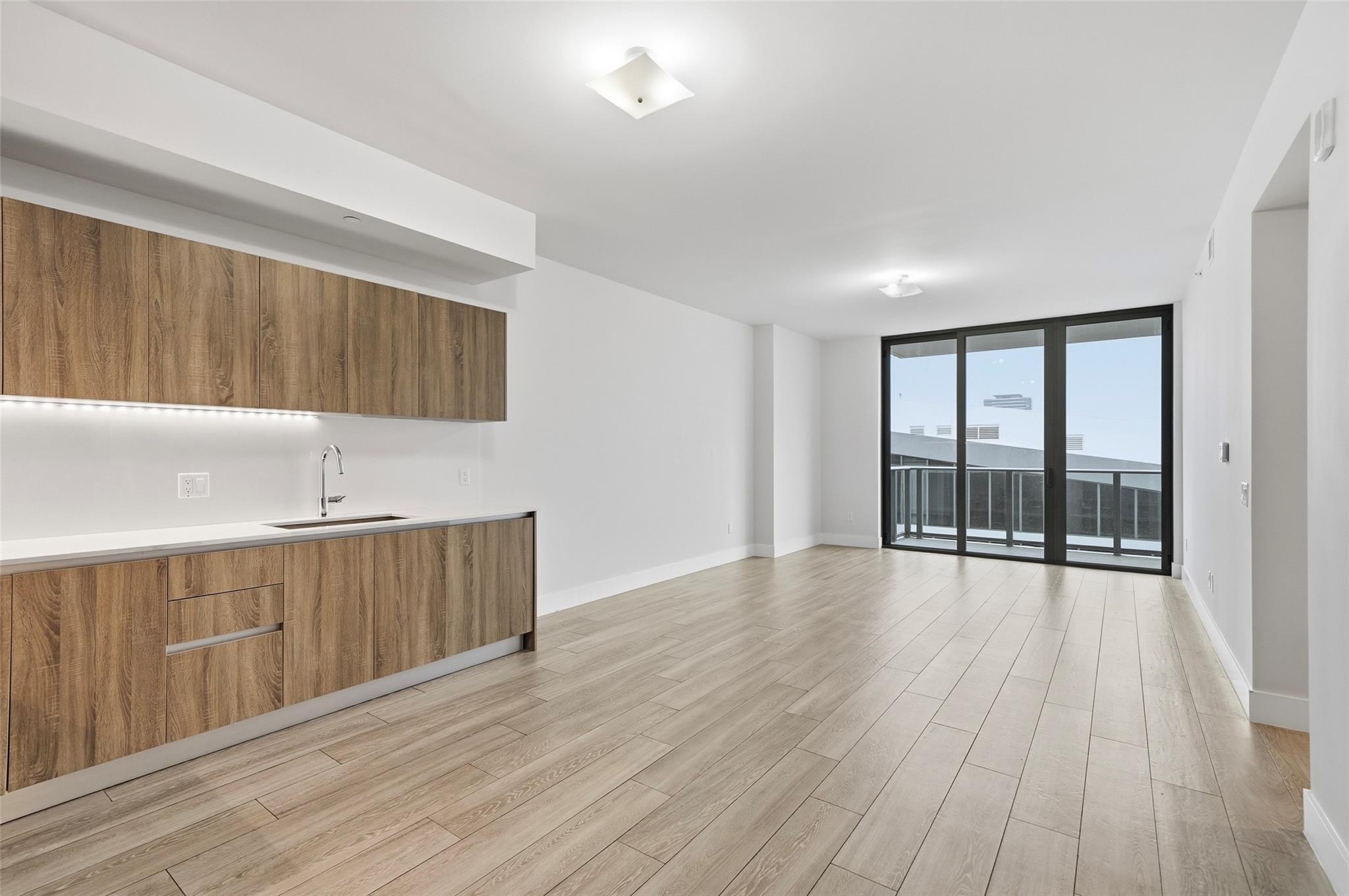 2960 NE 207th St #1108 Miami, FL 33180