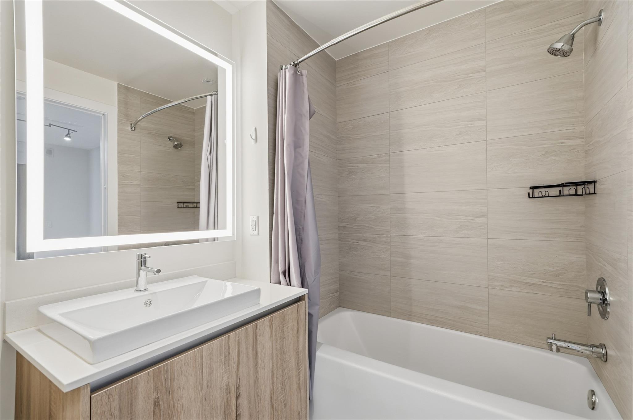 2960 NE 207th St #1108 Miami, FL 33180