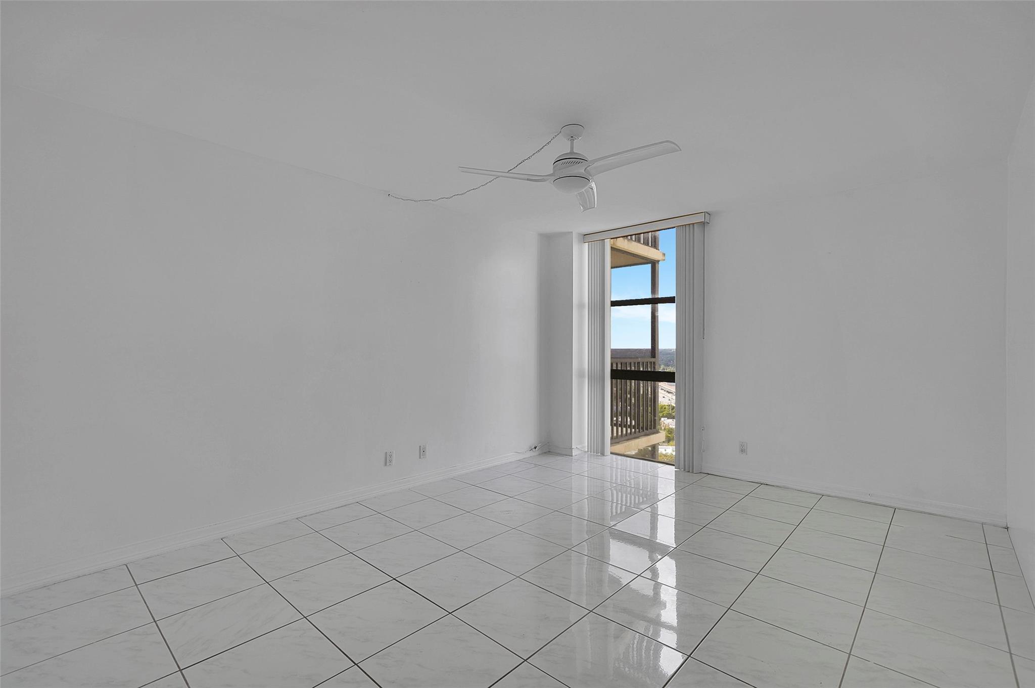 20335 W Country Clb Dr #2210 Aventura, FL 33180