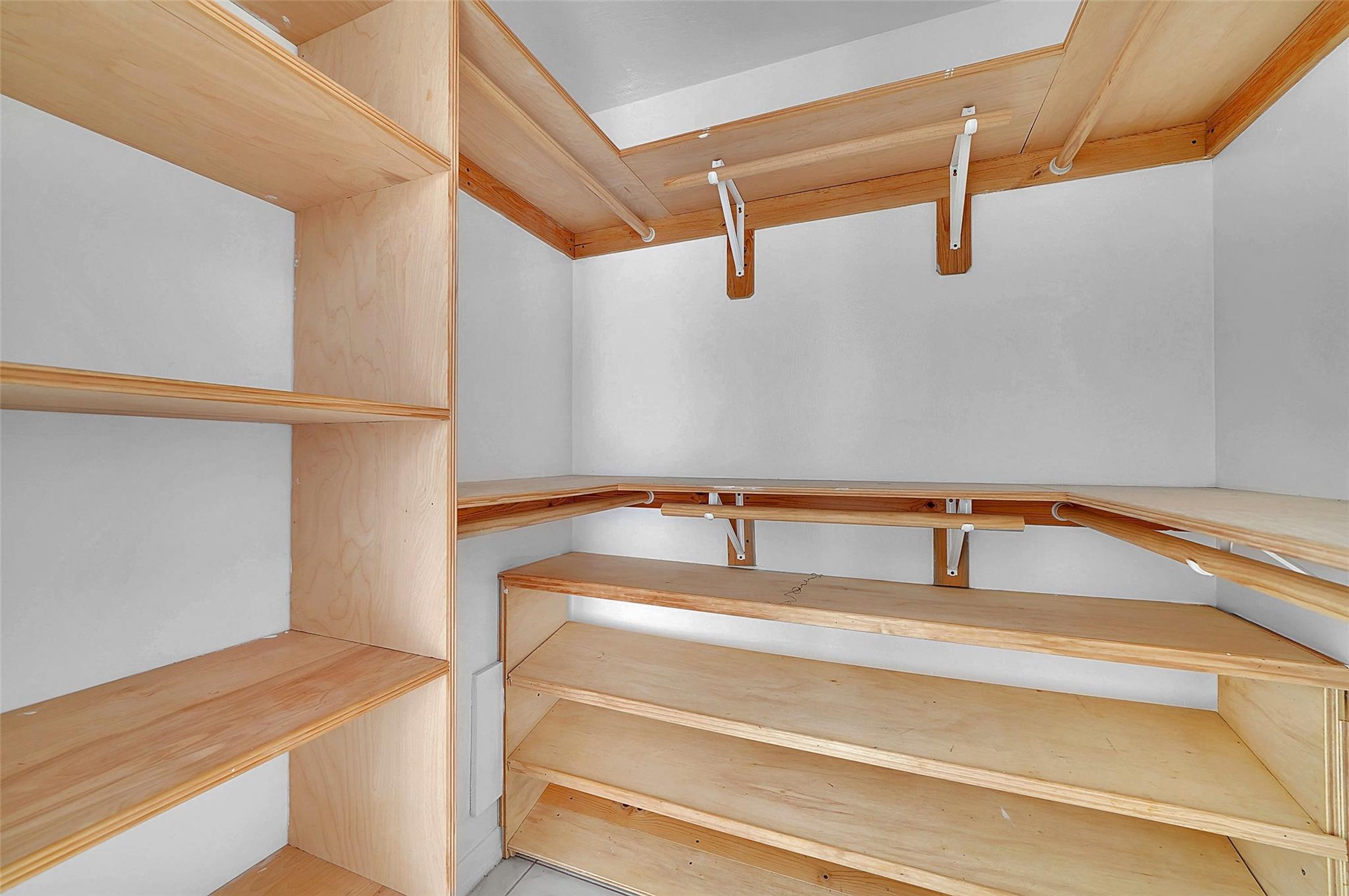 20335 W Country Clb Dr #2210 Aventura, FL 33180