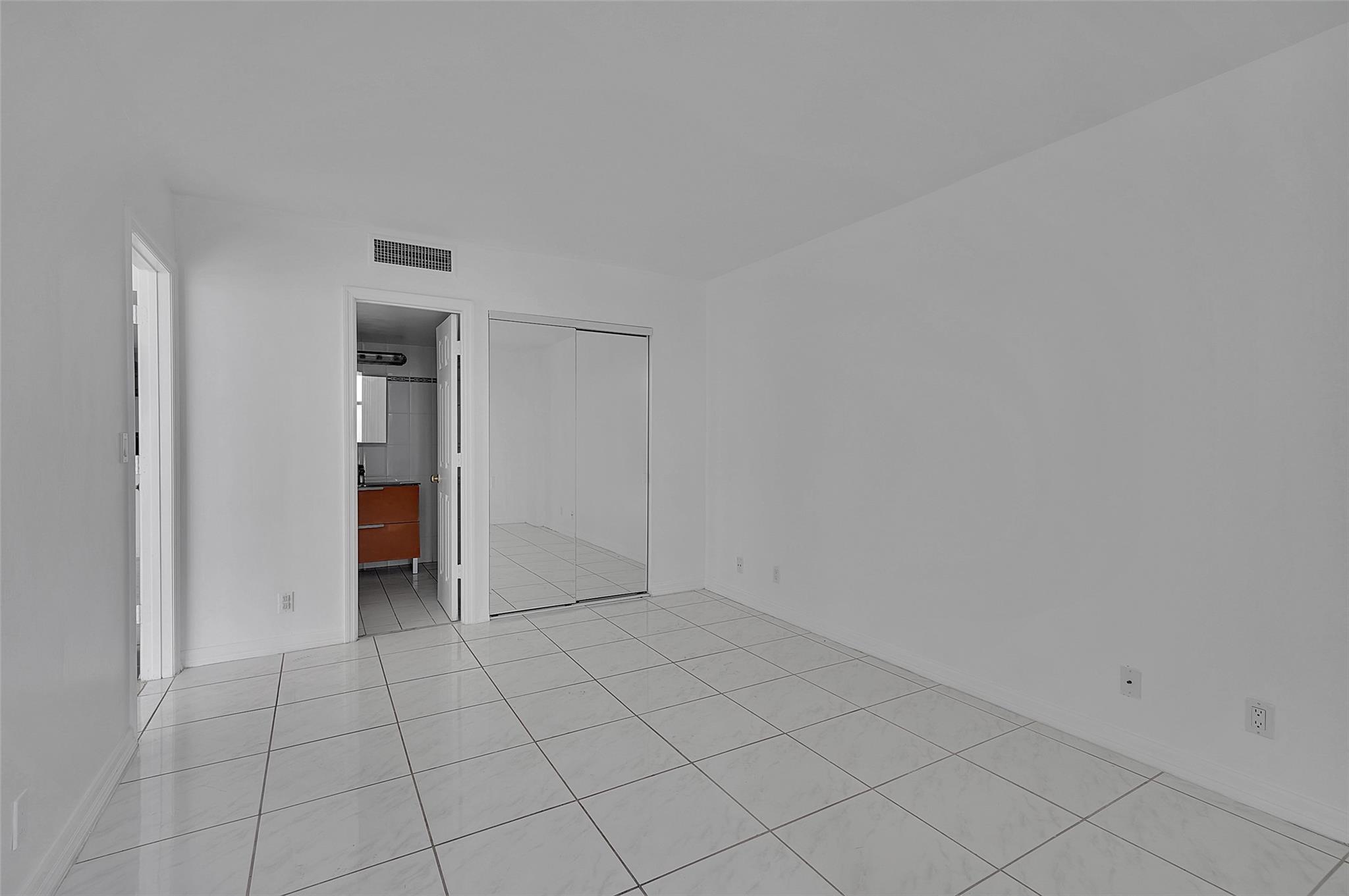 20335 W Country Clb Dr #2210 Aventura, FL 33180