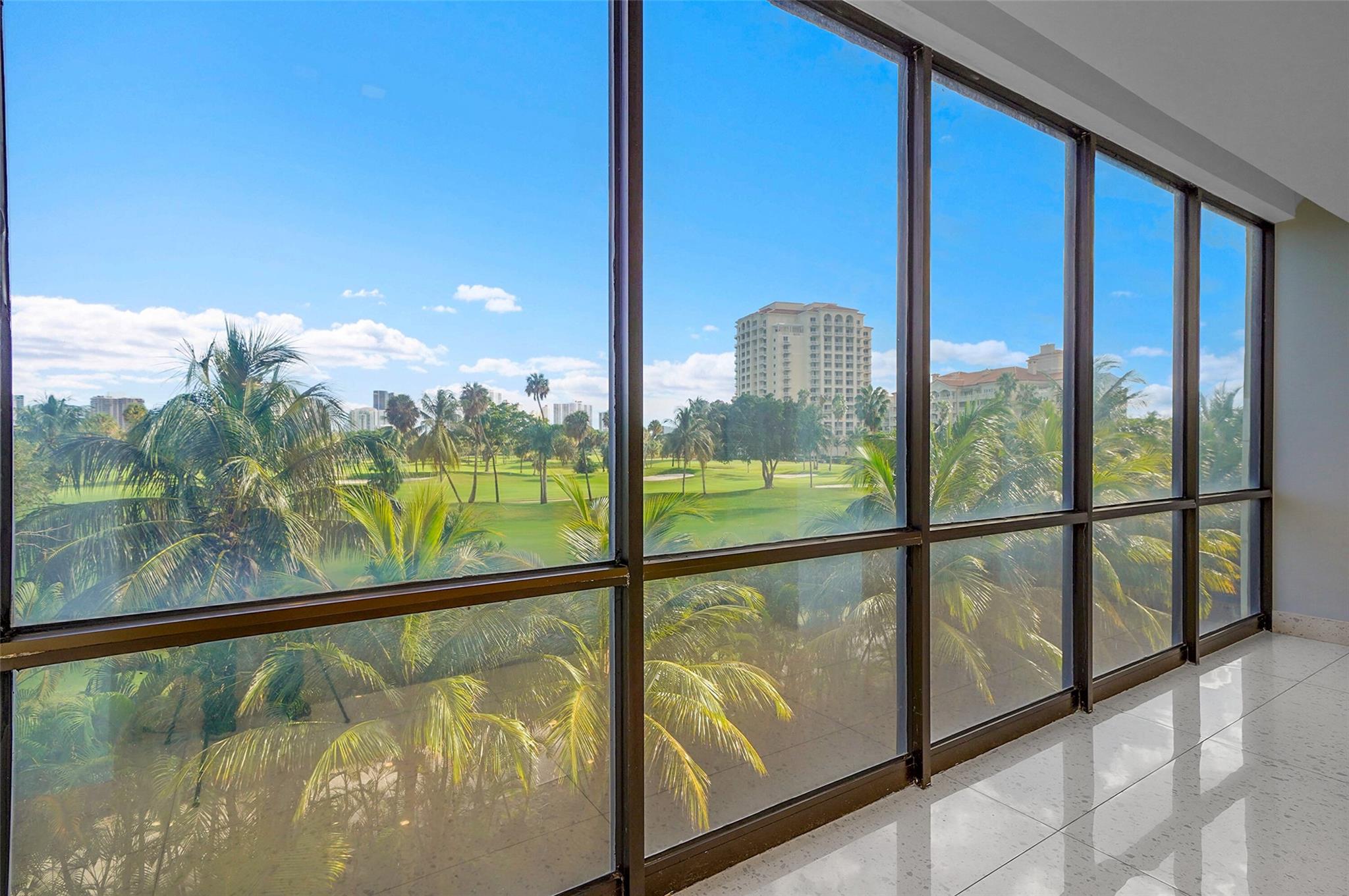 20335 W Country Clb Dr #2210 Aventura, FL 33180