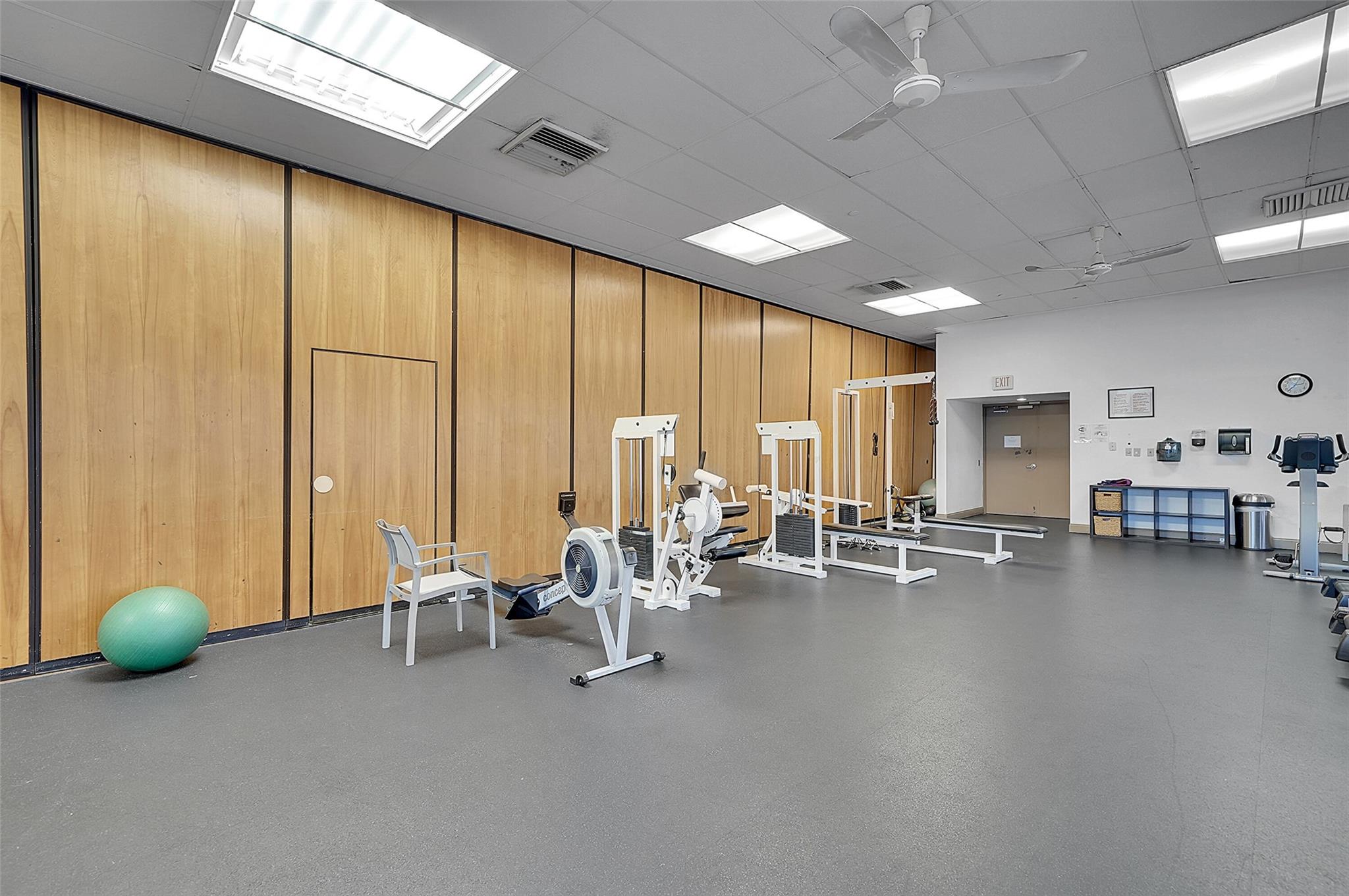 20335 W Country Clb Dr #2210 Aventura, FL 33180