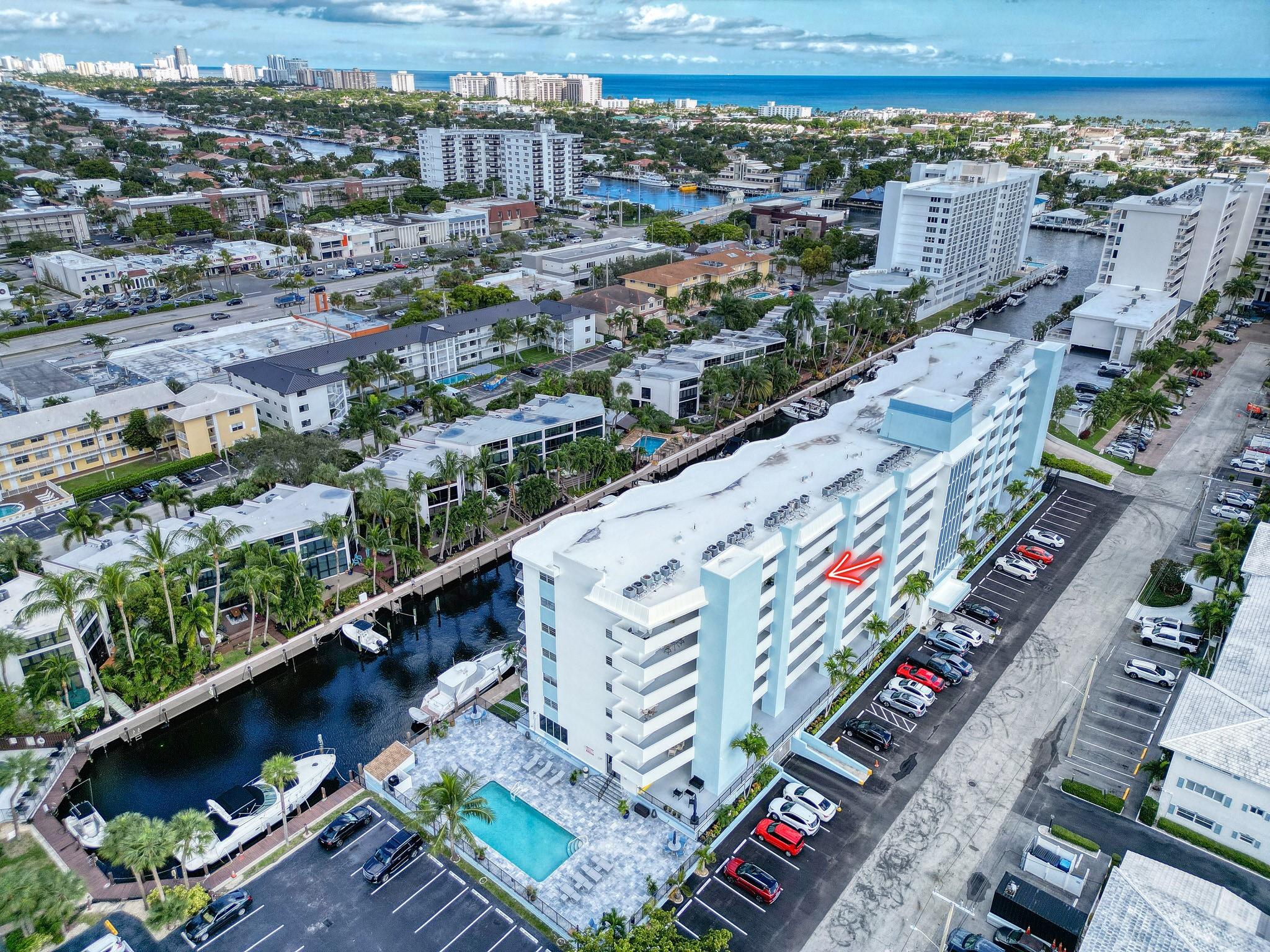 3051 NE 48th St #404