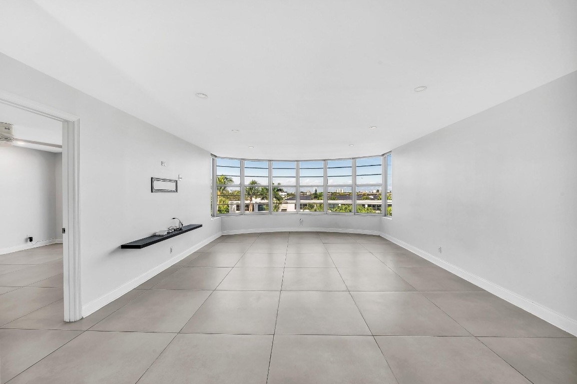 3051 NE 48th St #404 Fort Lauderdale, FL 33308