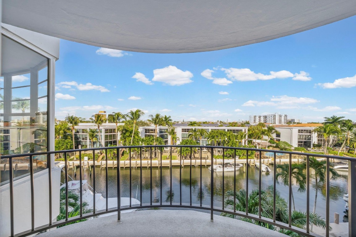 3051 NE 48th St #404 Fort Lauderdale, FL 33308