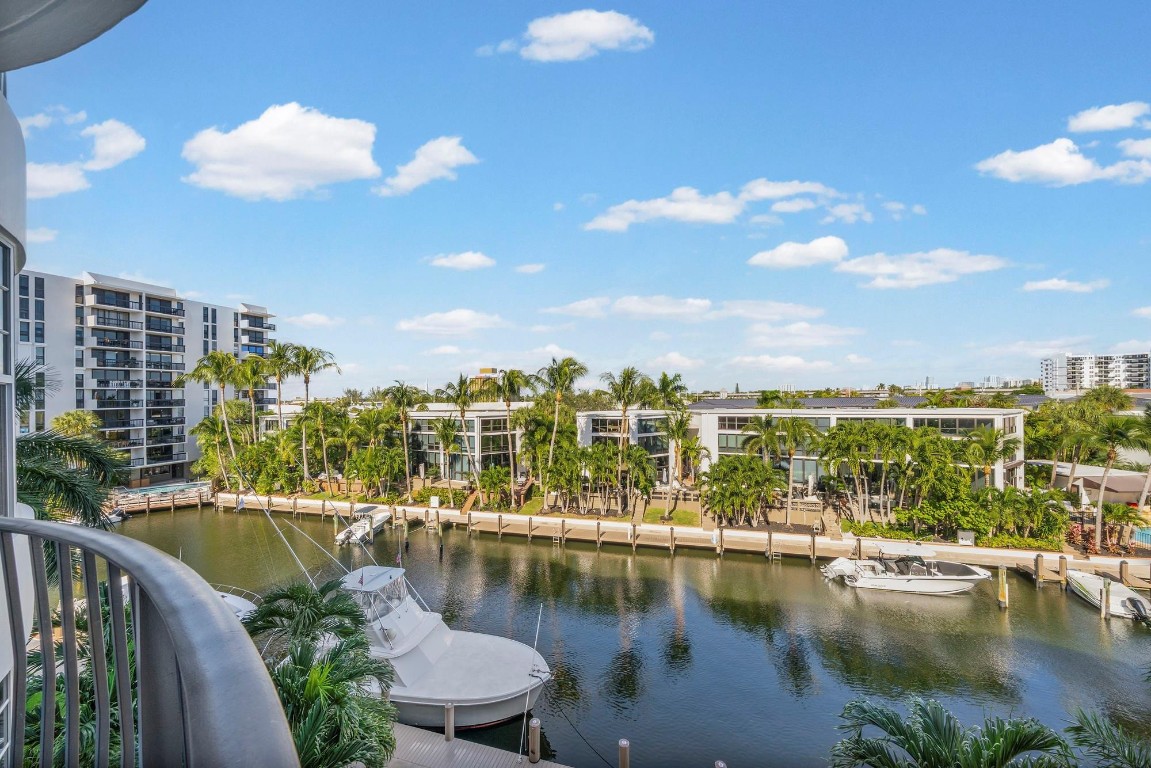 3051 NE 48th St #404 Fort Lauderdale, FL 33308