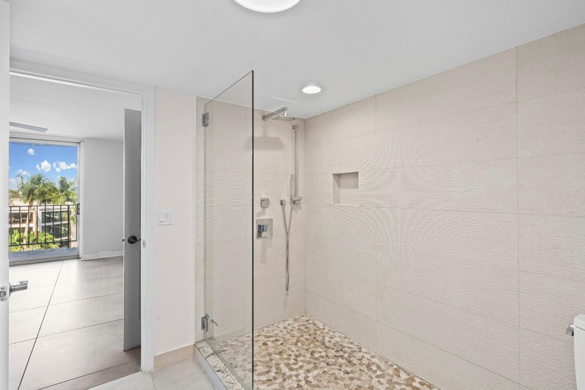 3051 NE 48th St #404 Fort Lauderdale, FL 33308