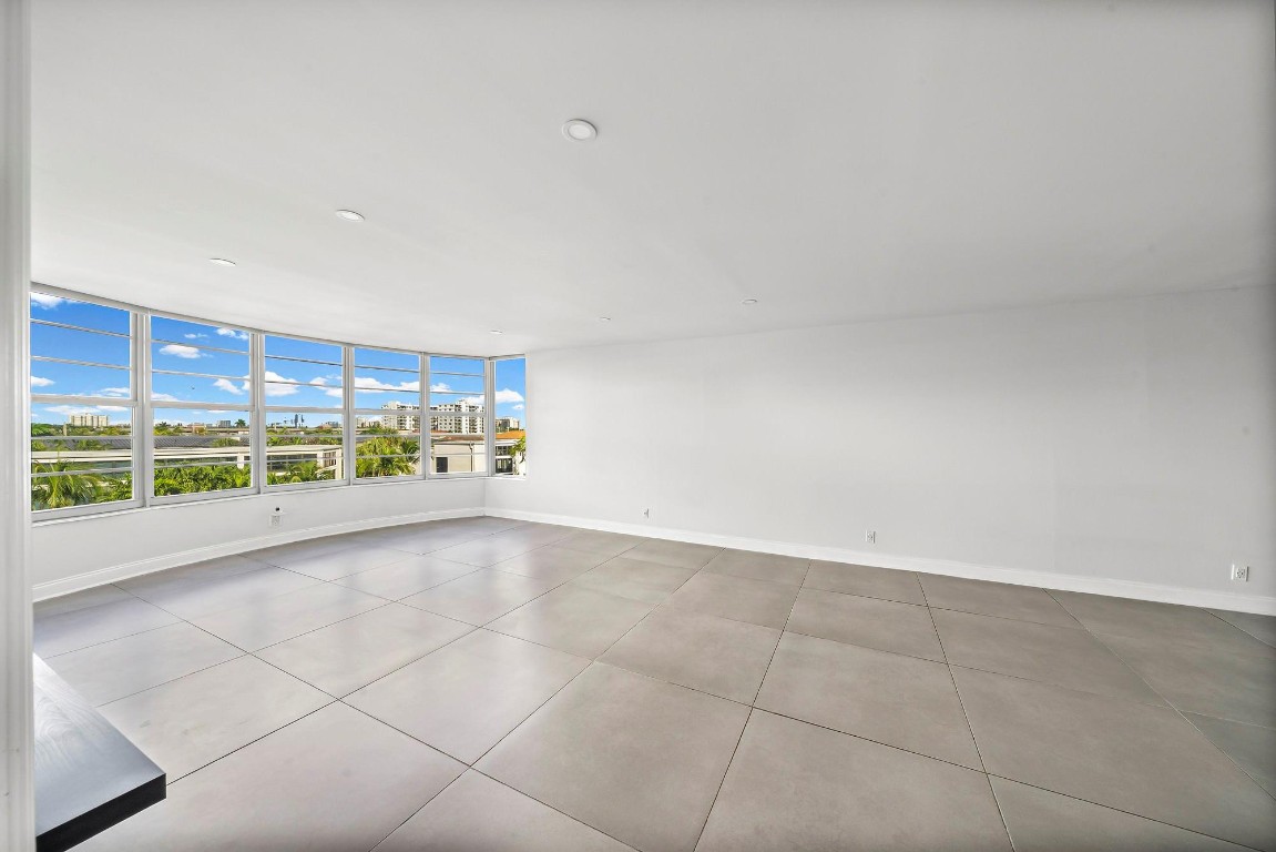 3051 NE 48th St #404 Fort Lauderdale, FL 33308