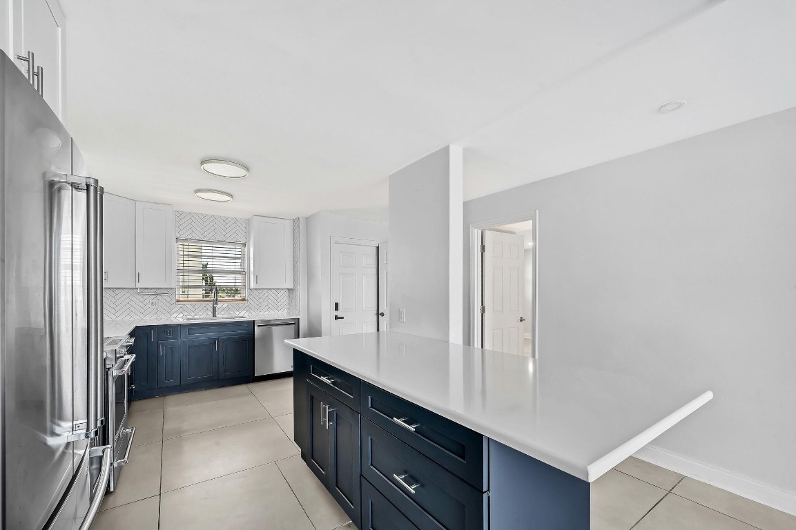 3051 NE 48th St #404 Fort Lauderdale, FL 33308