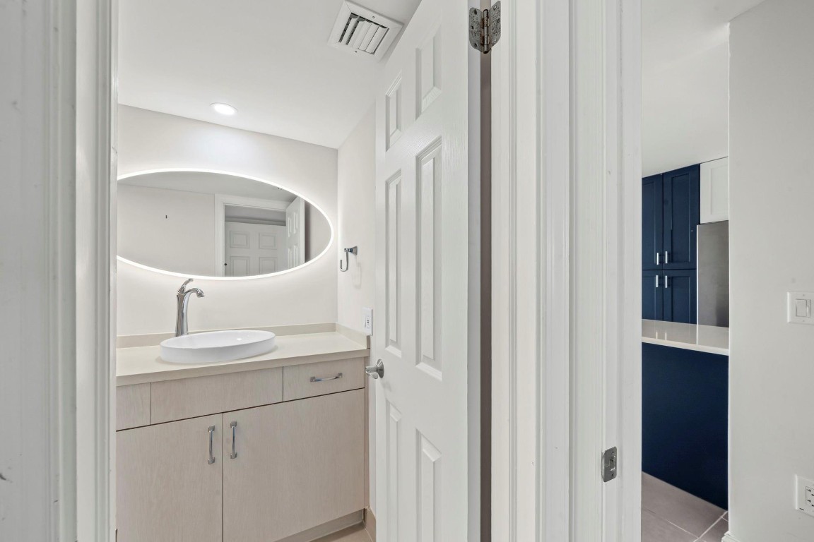 3051 NE 48th St #404 Fort Lauderdale, FL 33308