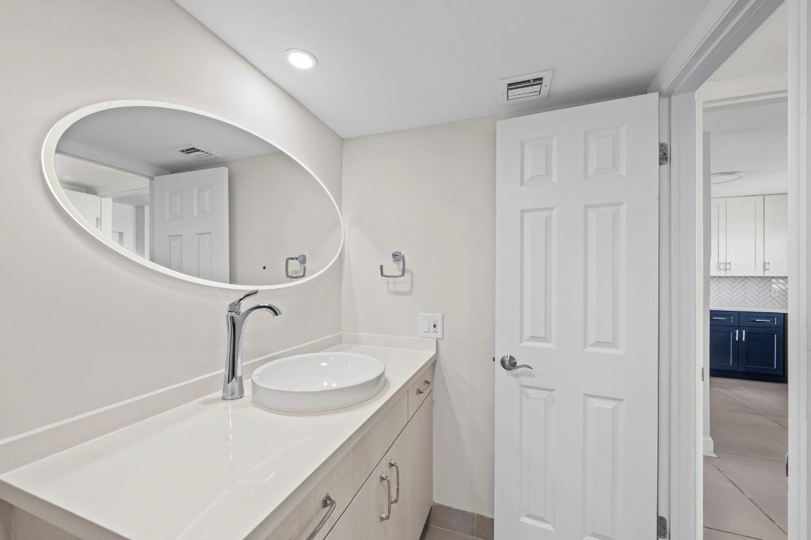 3051 NE 48th St #404 Fort Lauderdale, FL 33308