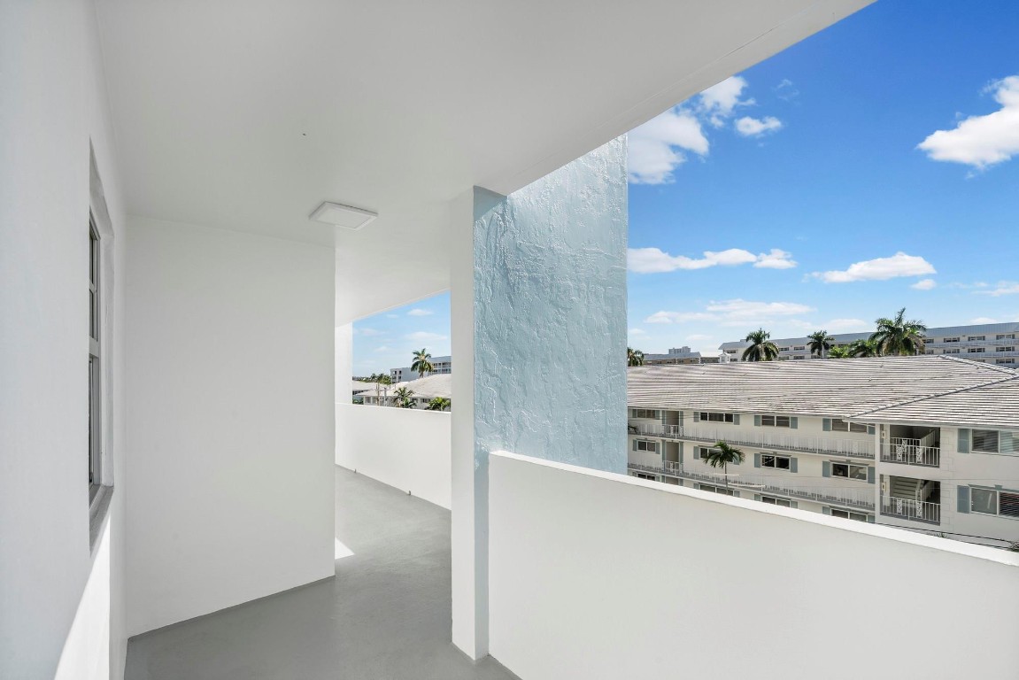 3051 NE 48th St #404 Fort Lauderdale, FL 33308