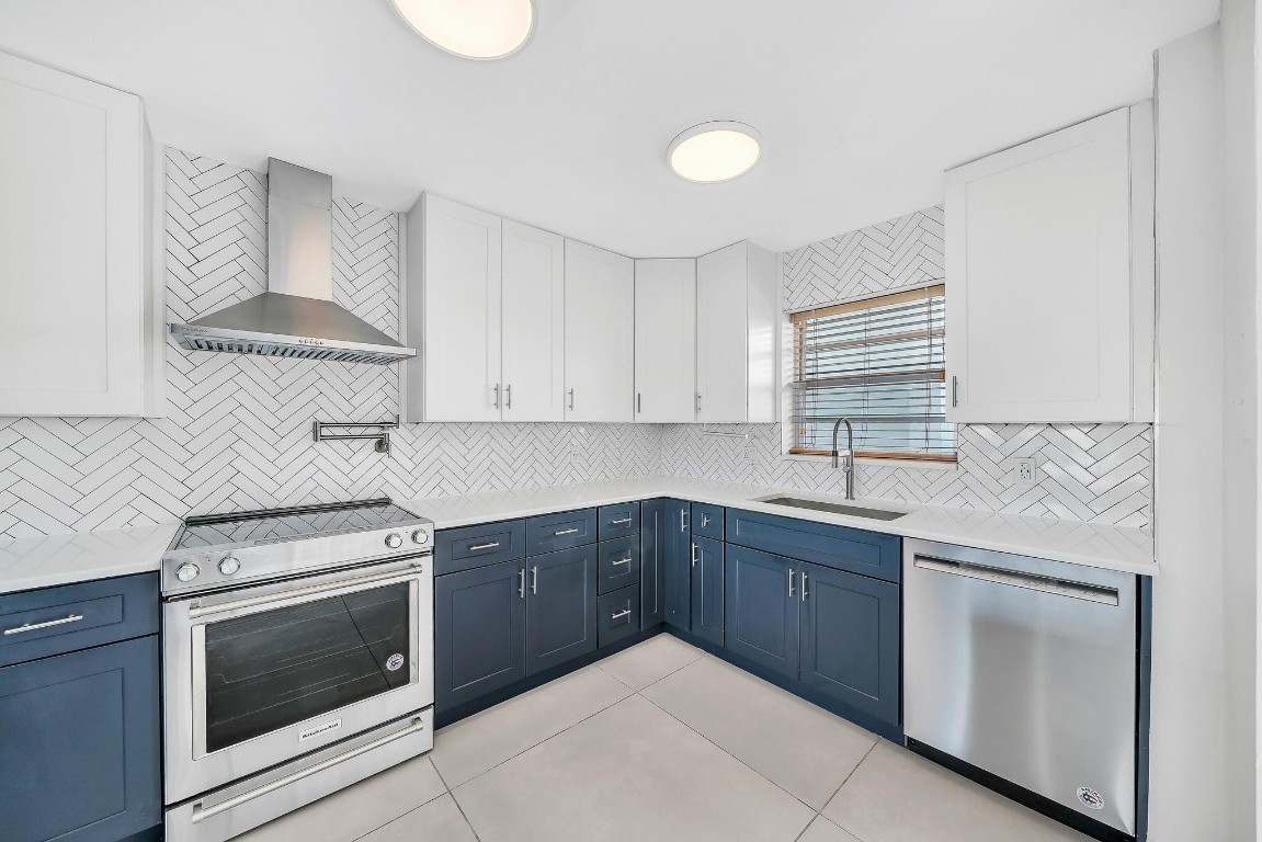 3051 NE 48th St #404 Fort Lauderdale, FL 33308