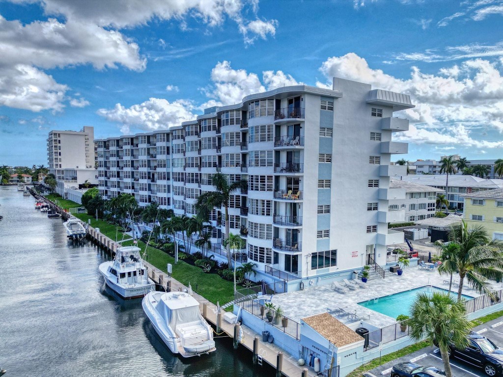3051 NE 48th St #404 Fort Lauderdale, FL 33308
