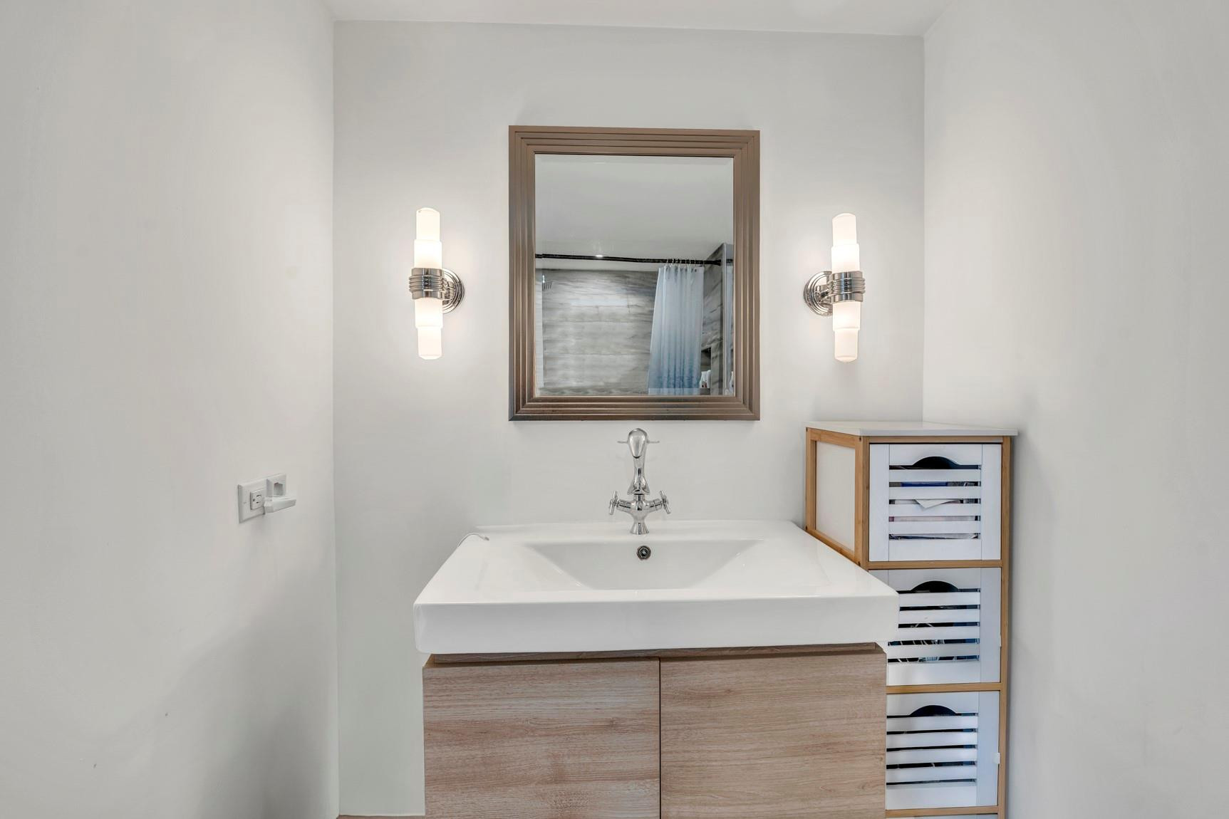 11930 N Bayshore #404 North Miami, FL 33181