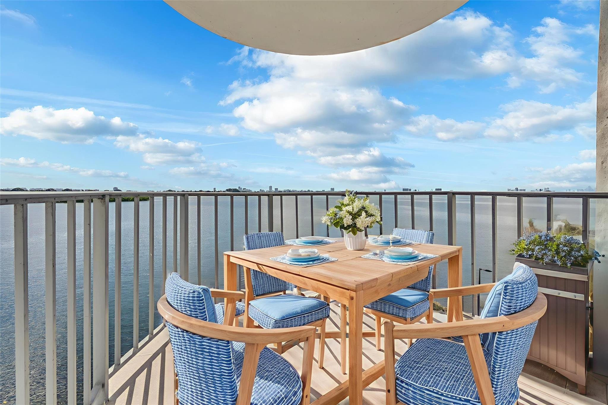 11930 N Bayshore #404 North Miami, FL 33181