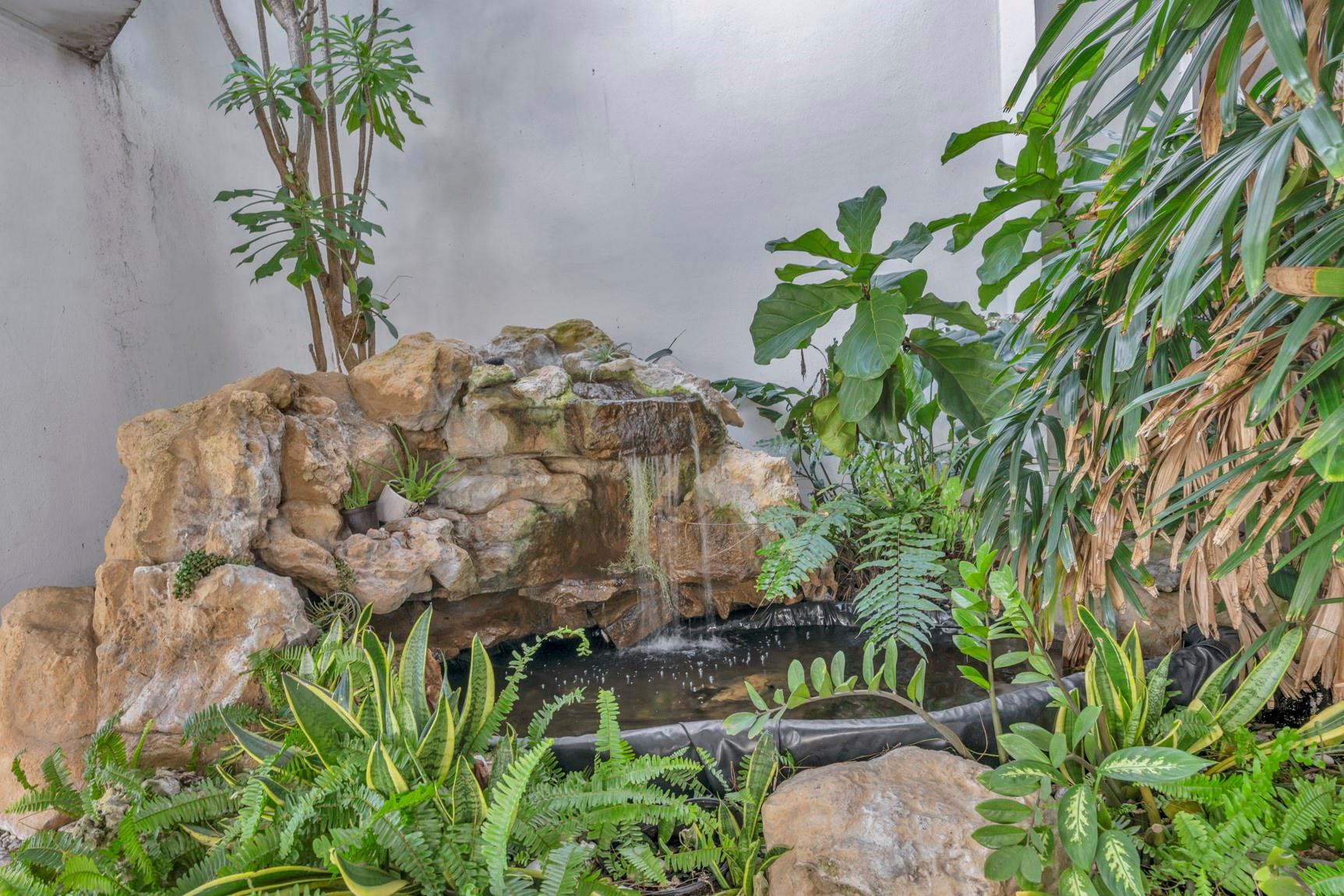 11930 N Bayshore #404 North Miami, FL 33181