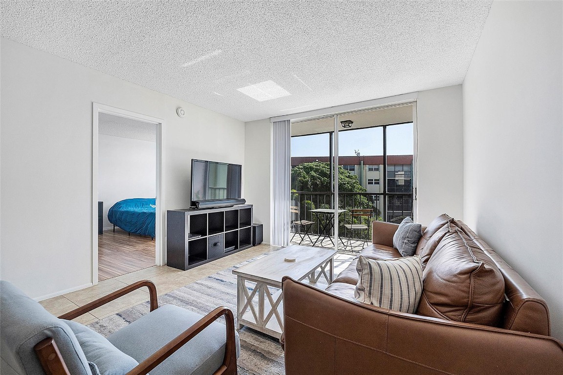 5300 NE 24th #425c Fort Lauderdale, FL 33308