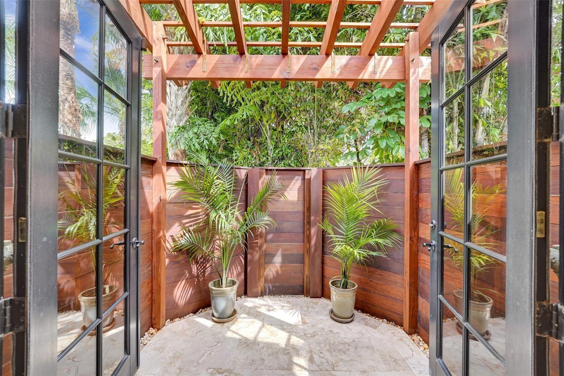 2321 SW 26th Fort Lauderdale, FL 33312