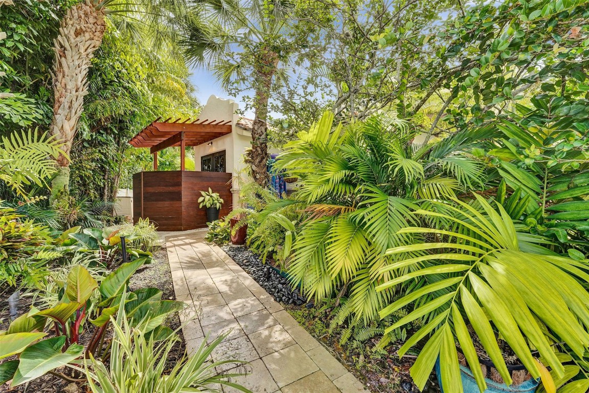 2321 SW 26th Fort Lauderdale, FL 33312