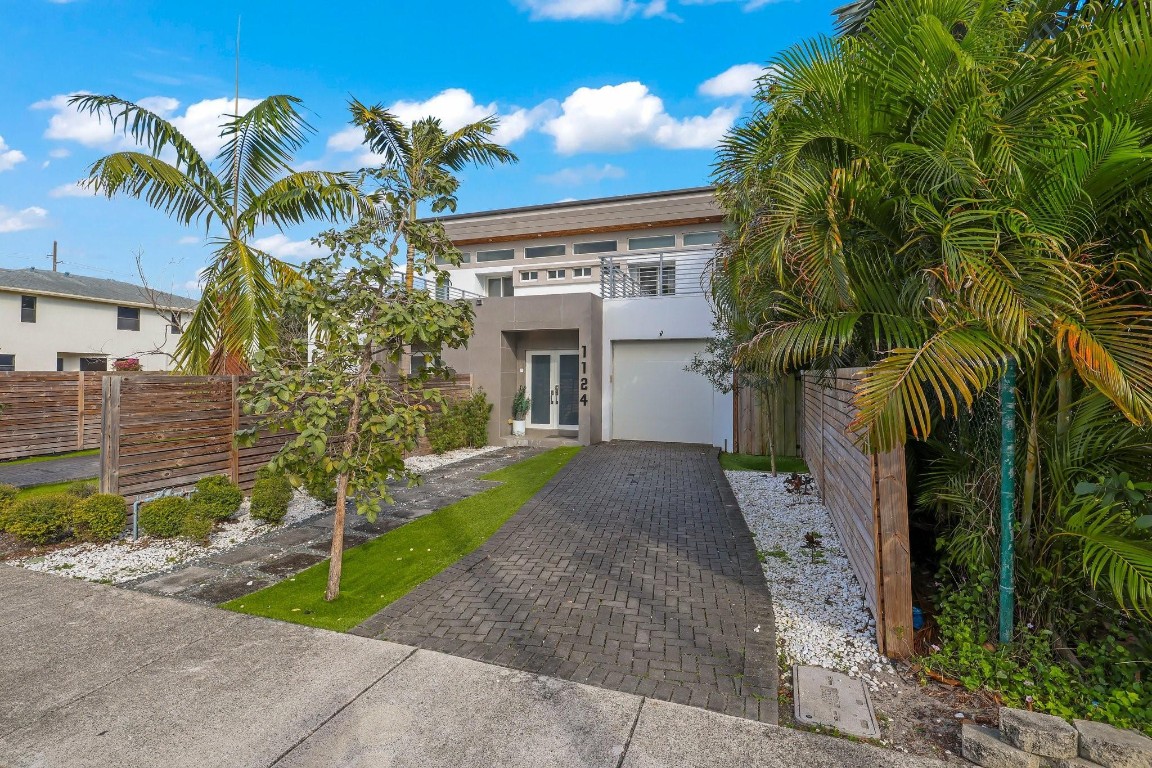 1124 NE 2nd #1124 Fort Lauderdale, FL 33304