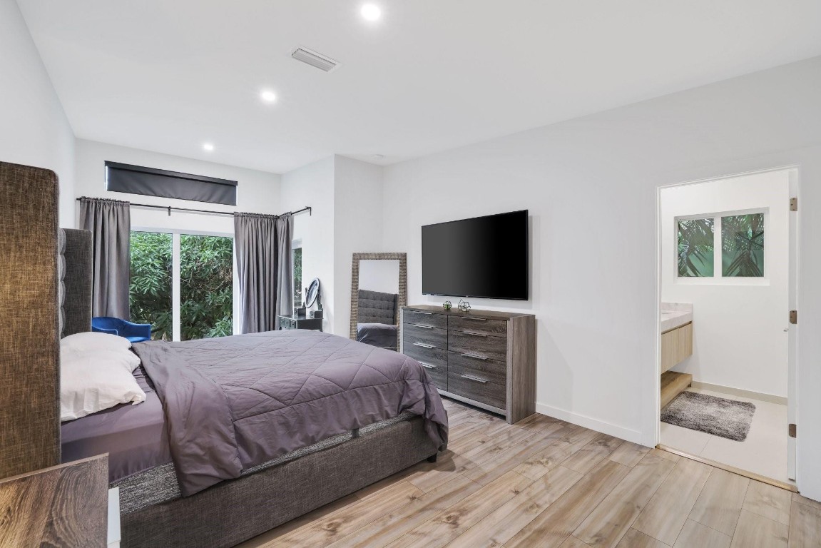 1124 NE 2nd #1124 Fort Lauderdale, FL 33304