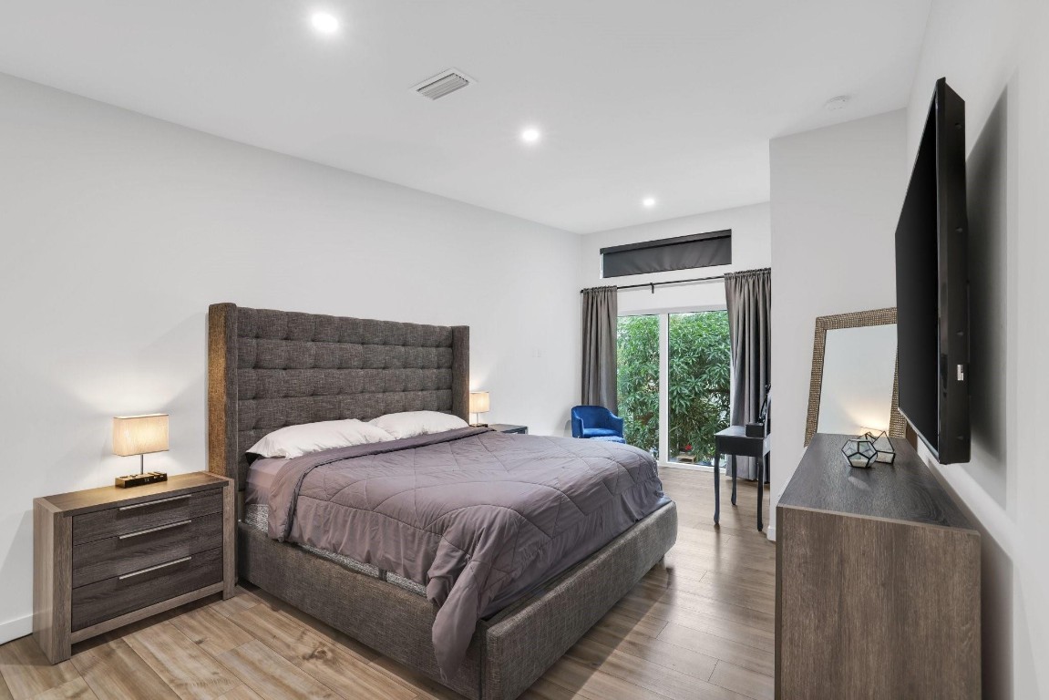 1124 NE 2nd #1124 Fort Lauderdale, FL 33304