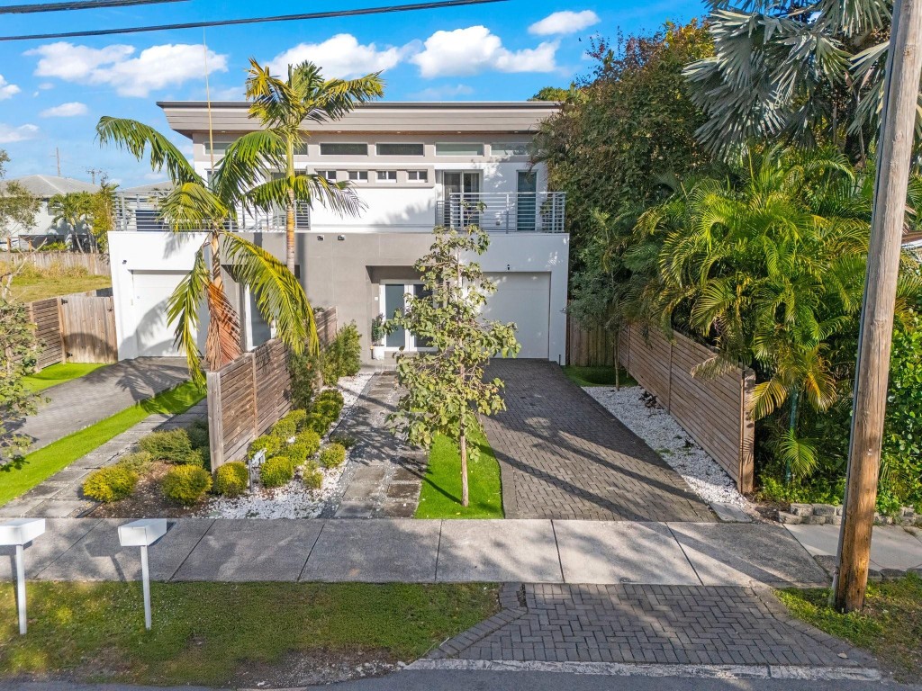 1124 NE 2nd #1124 Fort Lauderdale, FL 33304