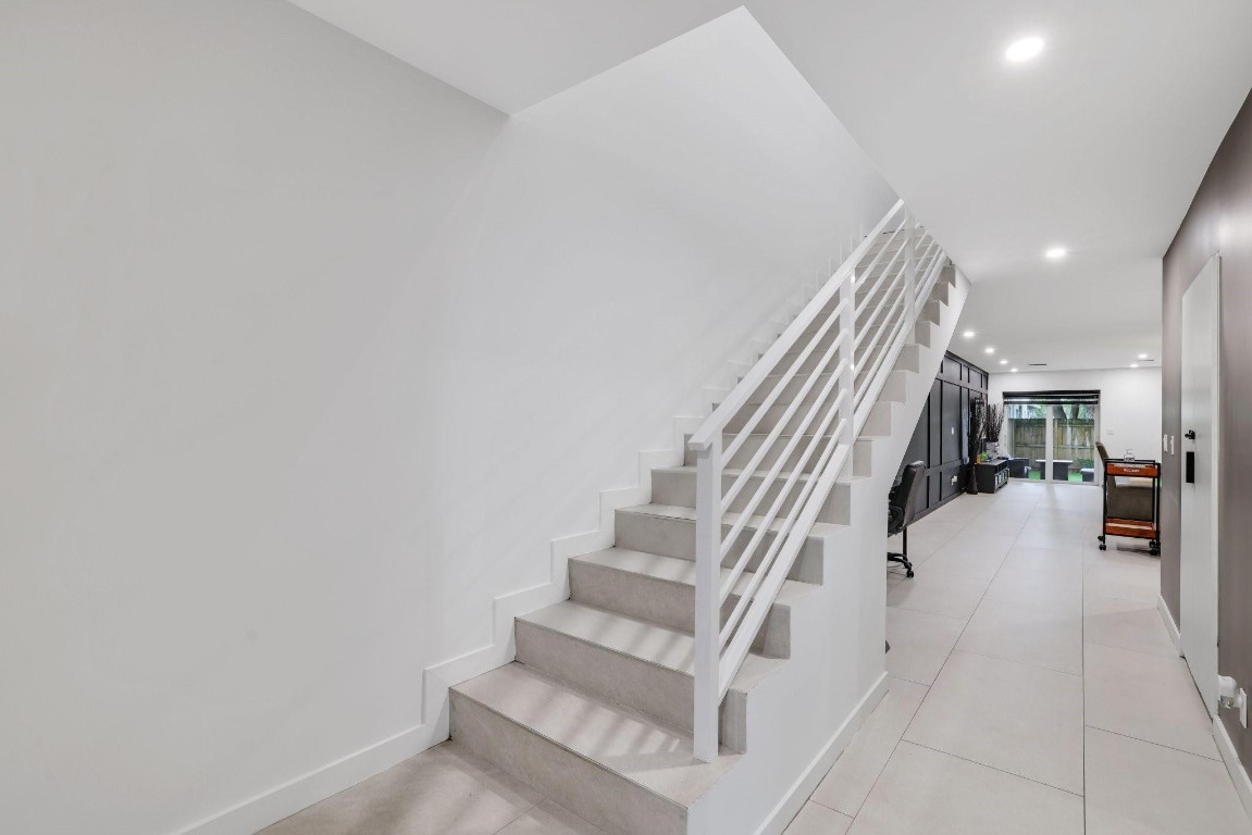 1124 NE 2nd #1124 Fort Lauderdale, FL 33304