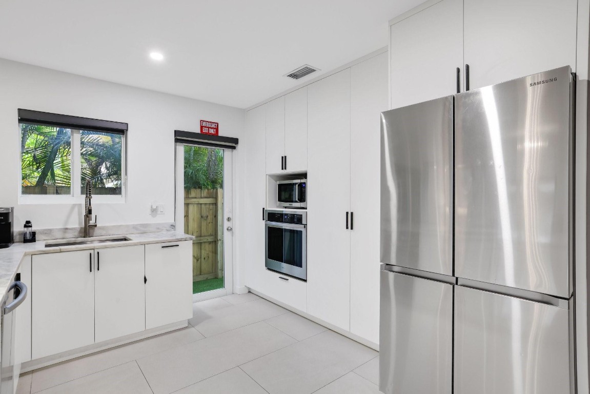 1124 NE 2nd #1124 Fort Lauderdale, FL 33304