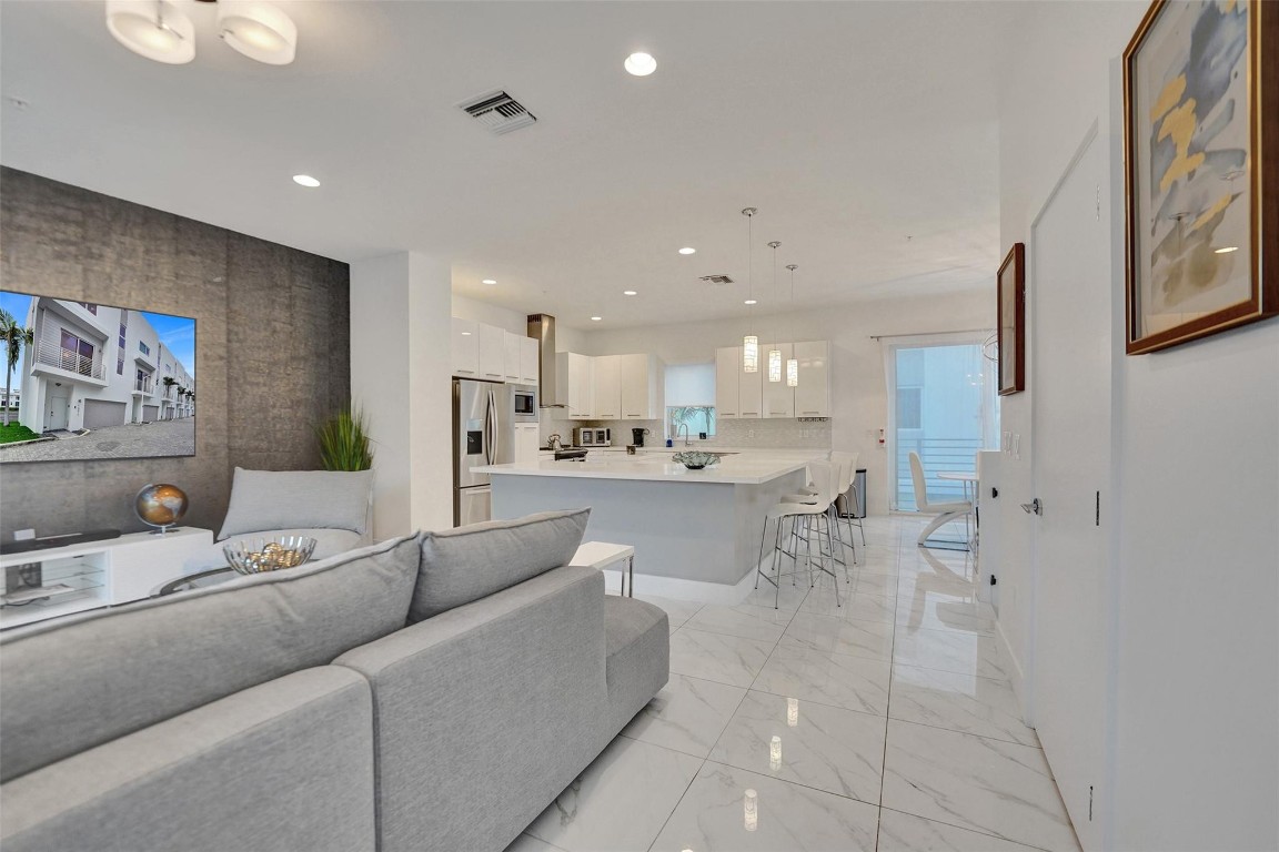 1371 N Ocean Pompano Beach, FL 33062