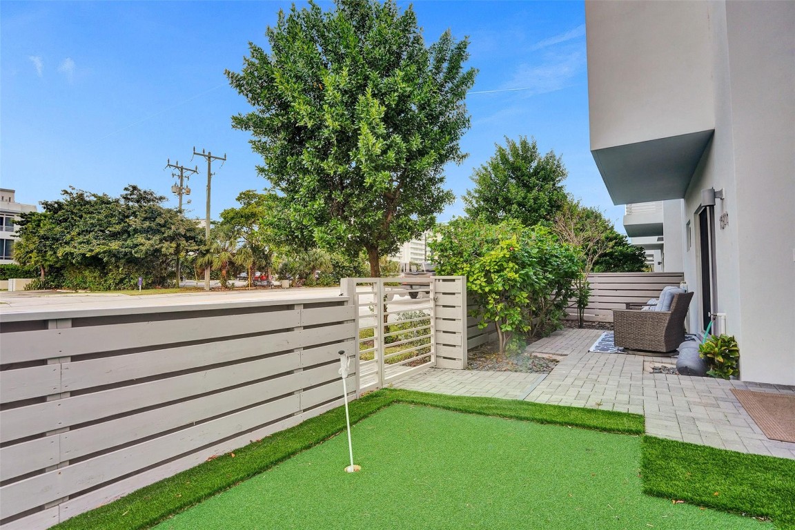 1371 N Ocean Pompano Beach, FL 33062