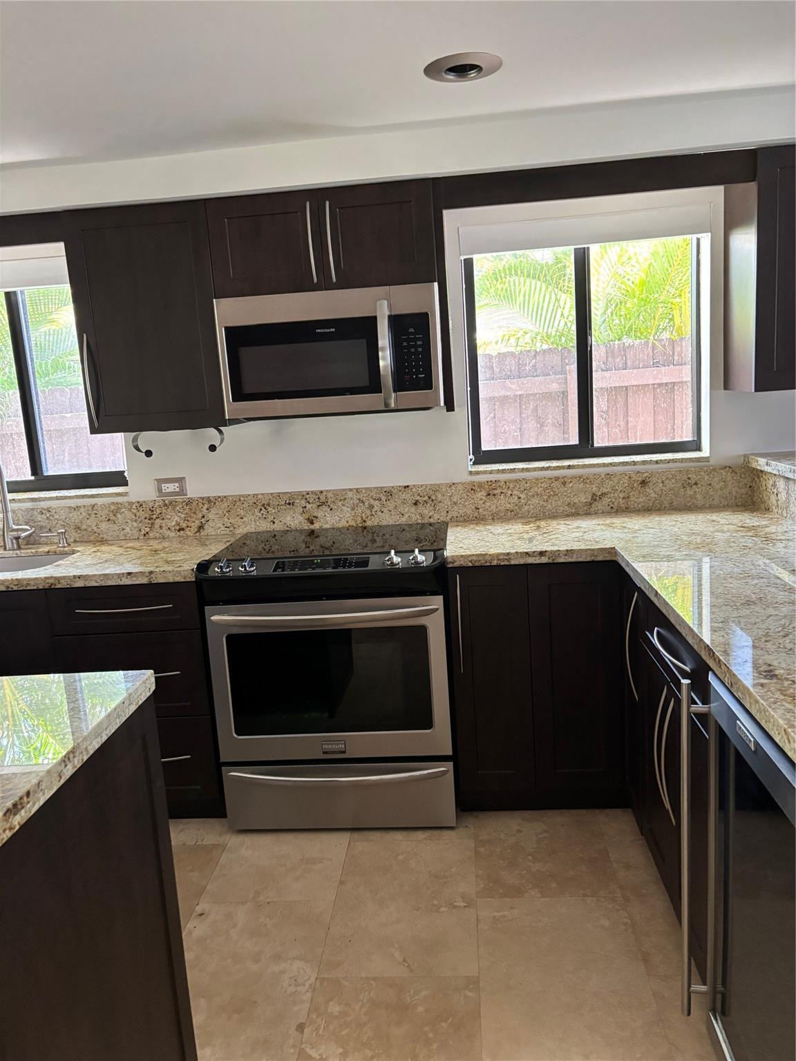 1126 Lincoln Hollywood, FL 33019