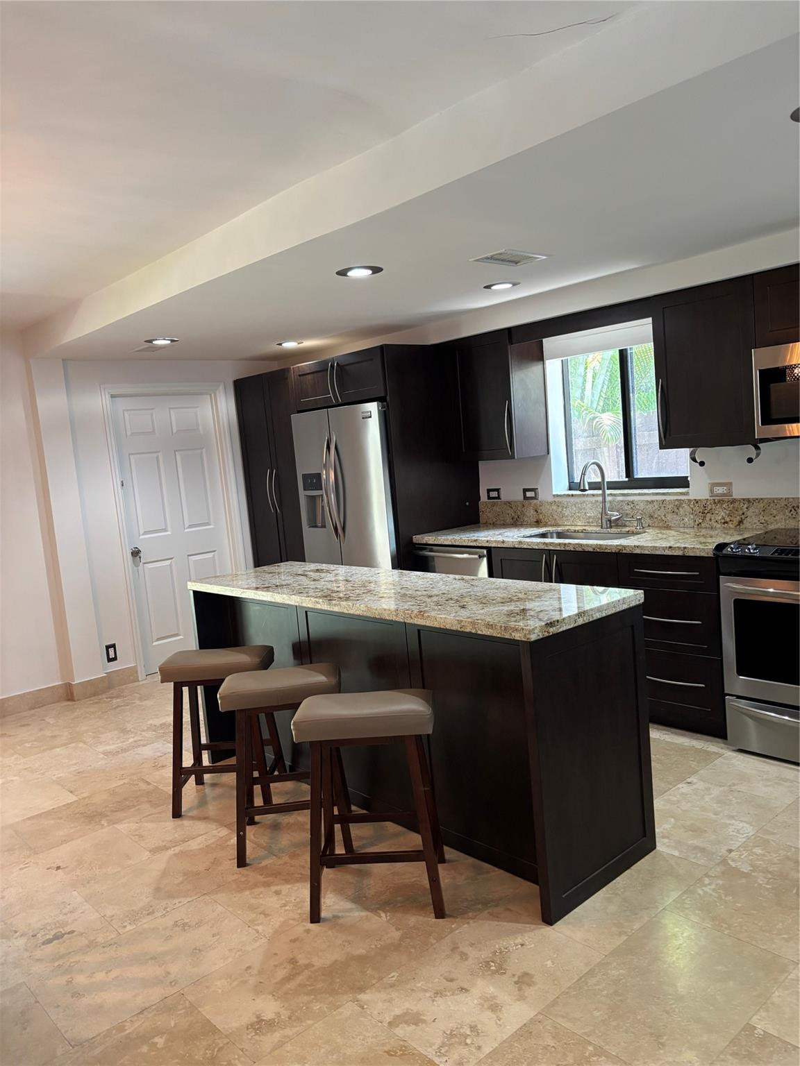 1126 Lincoln Hollywood, FL 33019