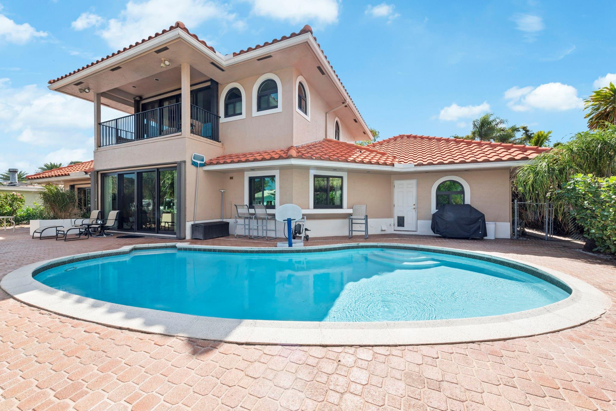 2865 NE 19th Pompano Beach, FL 33062