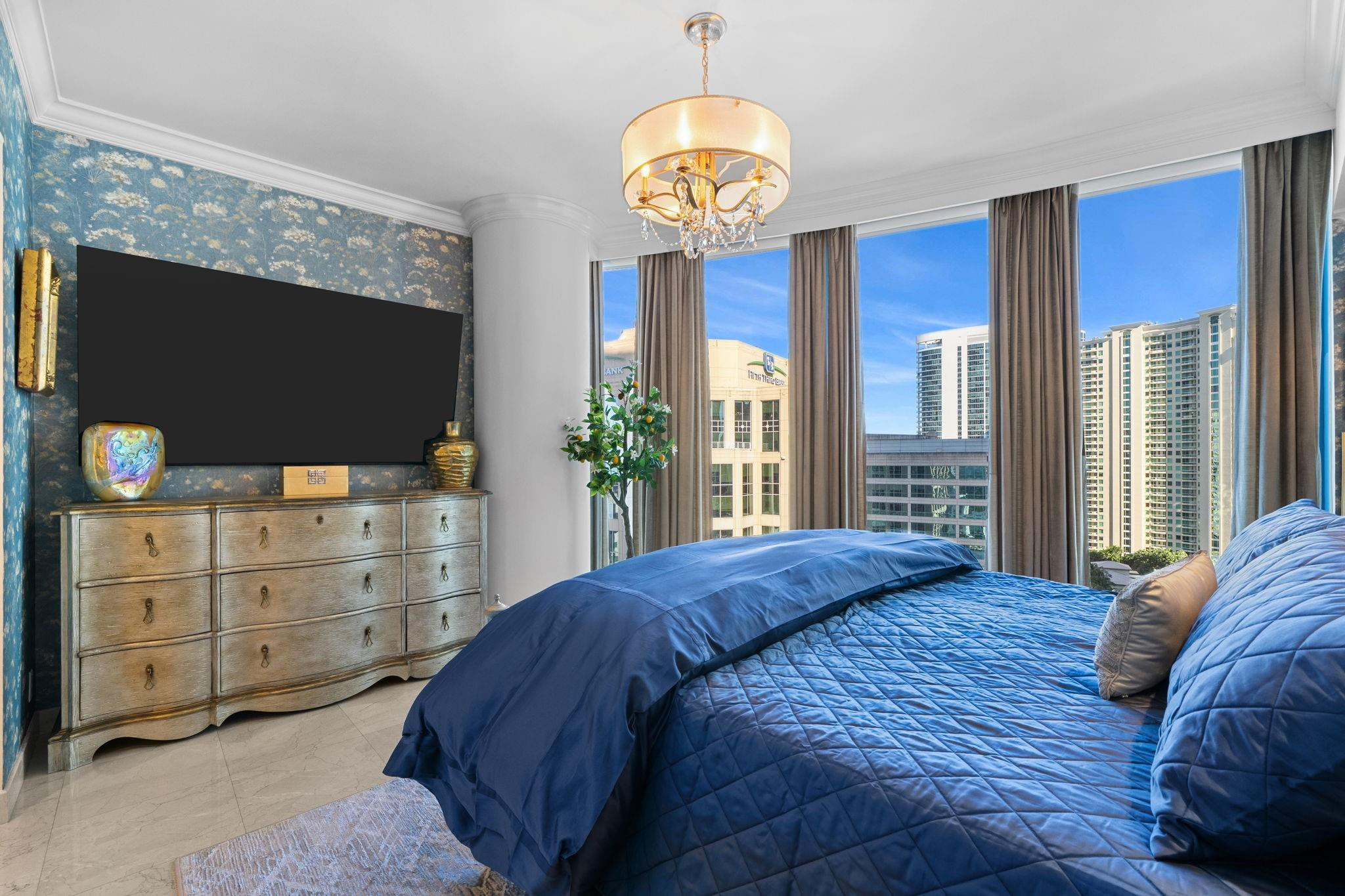 333 Las Olas #2308 Fort Lauderdale, FL 33301